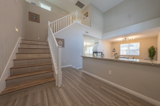 Building Photo - Spacious 4-Bed Family Home in Prime Las Vegas Location!