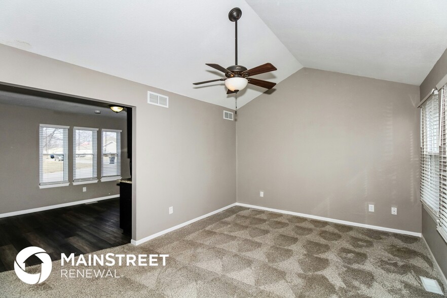 Building Photo - 1705 N Blue Mills Rd