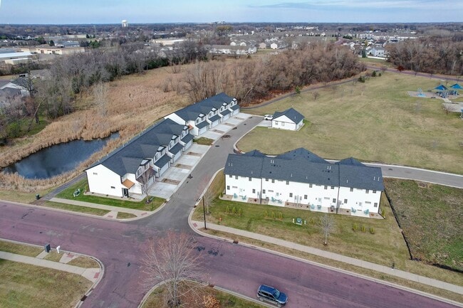 Building Photo - 100 Everglades Trl