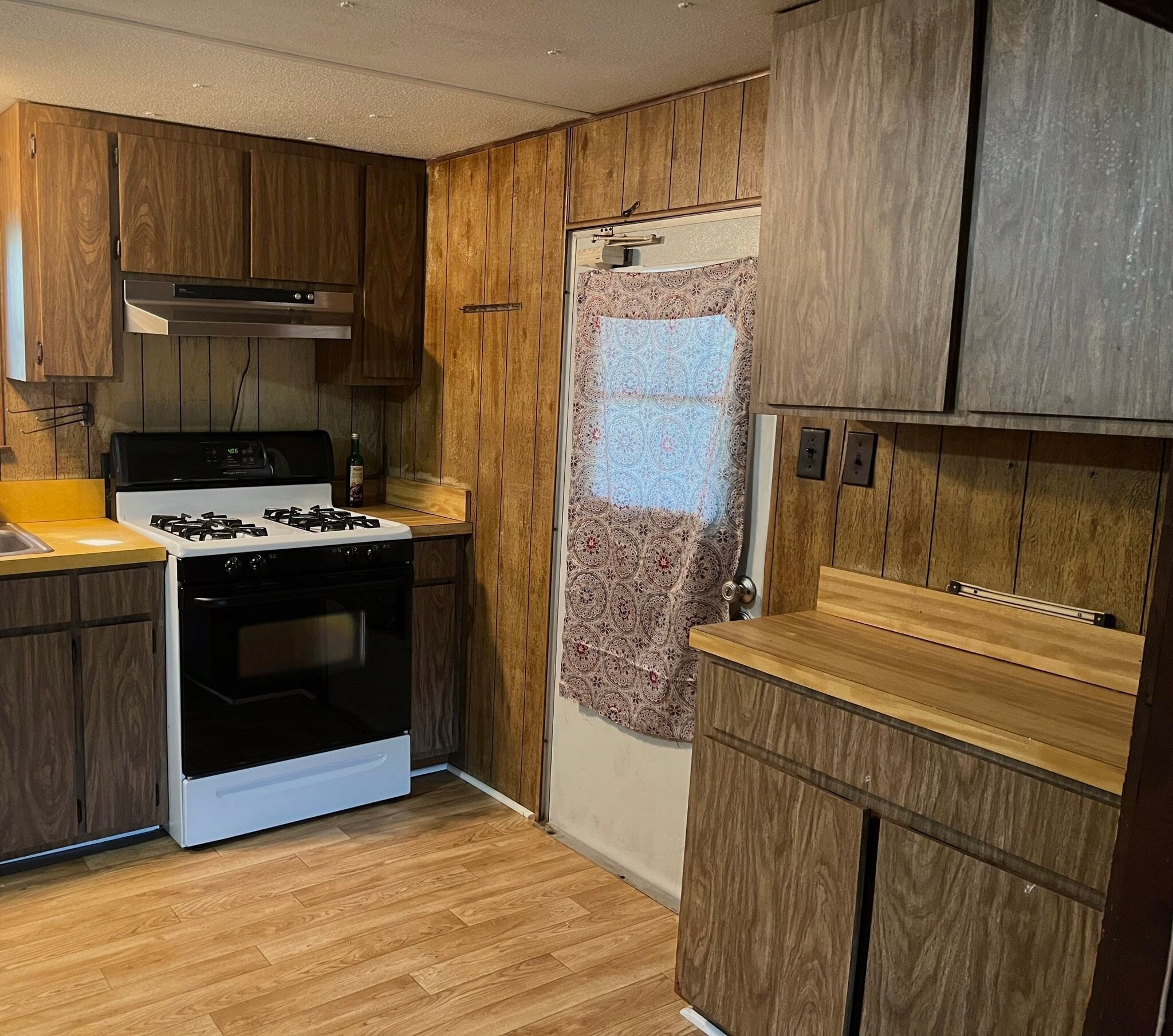 Building Photo - 5670 Lauramore Rd