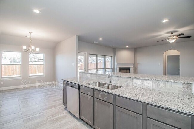 Building Photo - 1810 Quail Hollow