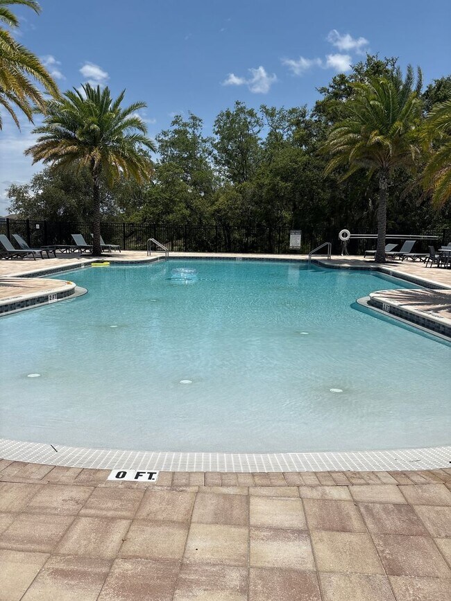 Building Photo - Spacious 5-Bedroom Home for Rent in Lake P...