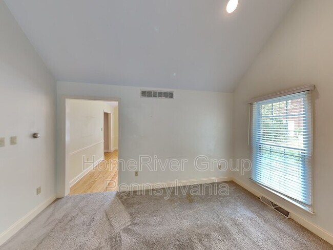 Building Photo - 31 Brucewood Dr