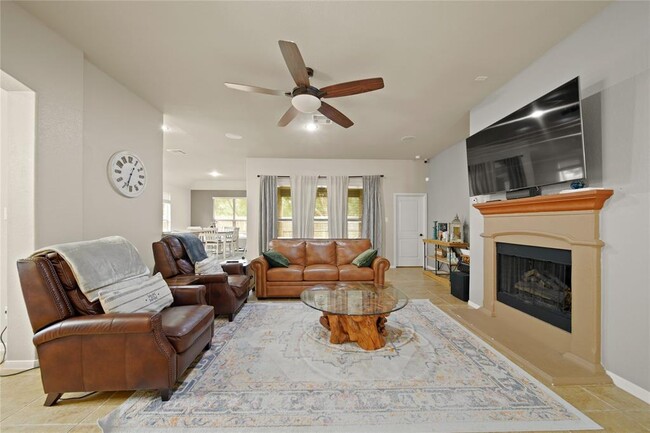 Building Photo - 2402 Via Montesano