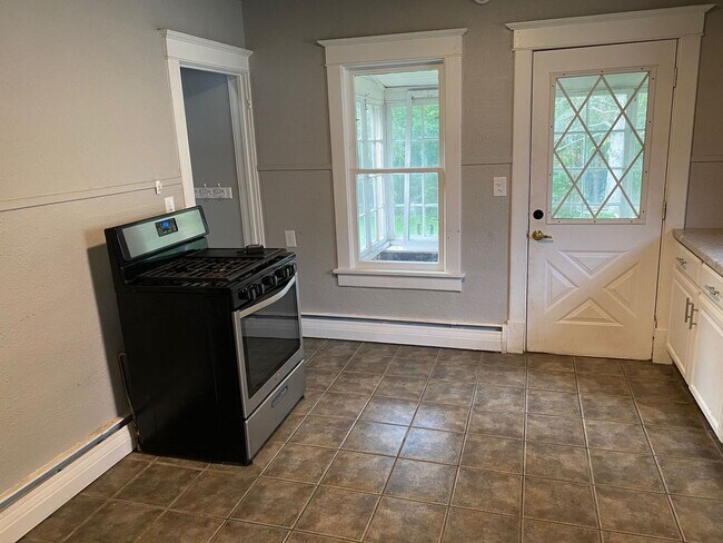 Building Photo - 3 Bed 1 Bath Single Family Home in Rhinelander