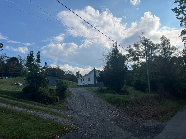 Building Photo - 732 Ford Creek Rd