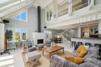 Building Photo - 33 Reef St