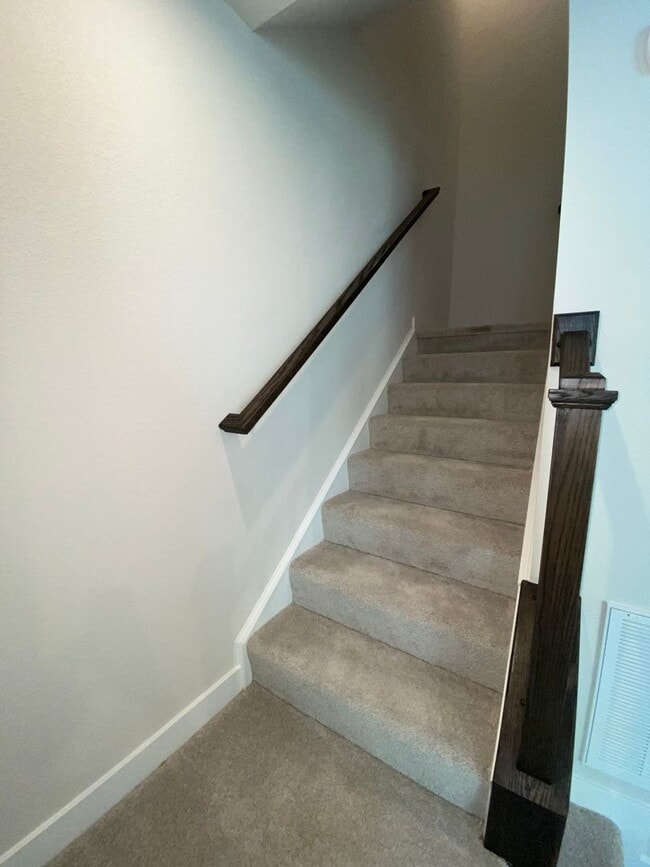 Building Photo - Edge at Azalea