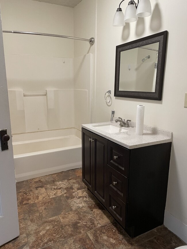 Building Photo - 165 W 5th St