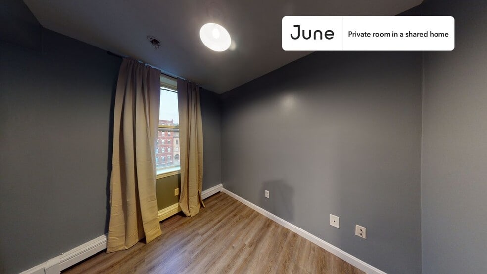 Building Photo - Room in Shared 3 bed/1 bath home