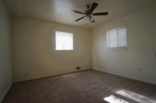 Building Photo - 301 Berwick Ave