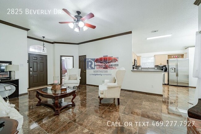 Building Photo - 2825 Beverly Dr