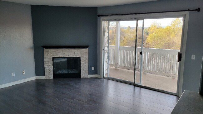Building Photo - 5048 Via Manos
