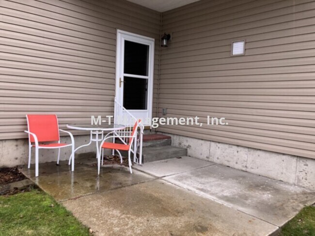 Building Photo - Millwood 3 br/2 bath house + 3 car garage,...
