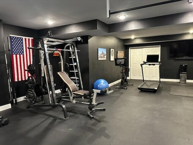 Building Photo - 1890 Williams Rd