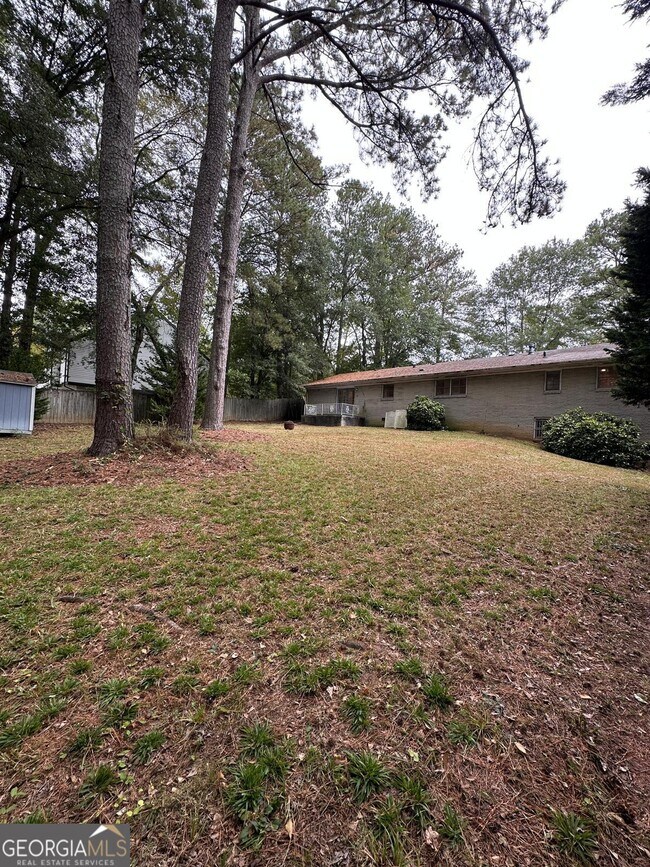 Building Photo - 115 Peyton Rd SW