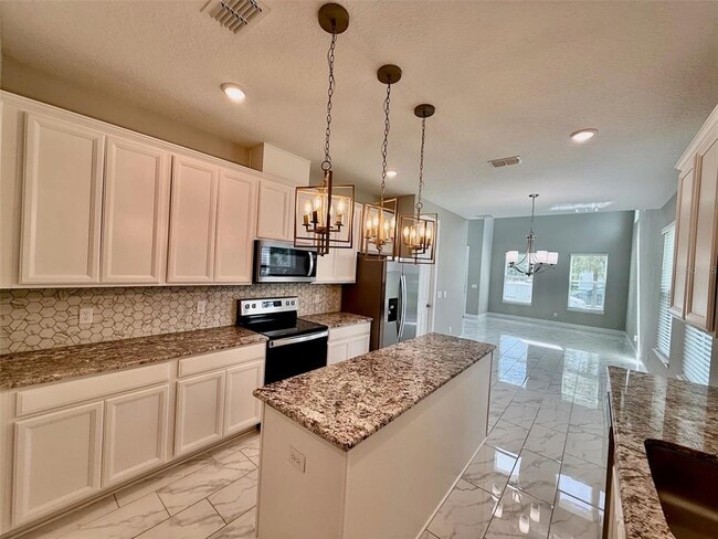 Building Photo - 7242 Carrickbend Ln