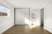 Building Photo - Valle at 9121 Kenwood