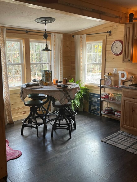 Building Photo - 48 Quail Ln