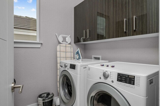 Building Photo - 748 Desert Mountain Ct