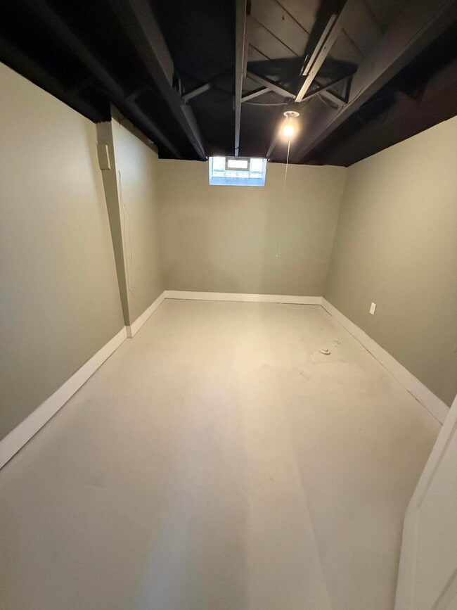 Building Photo - 16540 Marlowe St