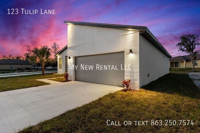 Building Photo - 123 Tulip Ln