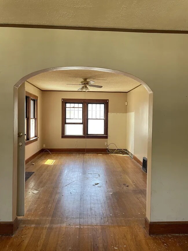 Building Photo - 1706 7th Ave