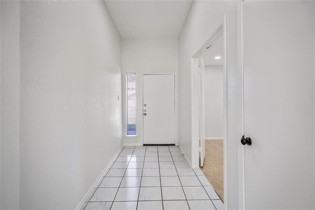 Building Photo - 11030 Hidden Bend Dr