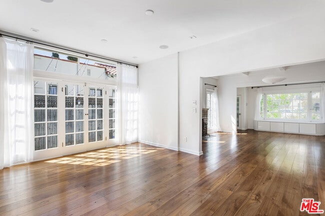 Building Photo - 3472 Rowena Ave