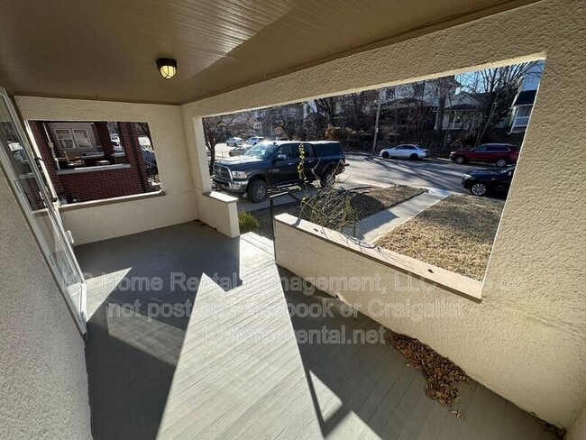 Building Photo - 2535 Charlotte St