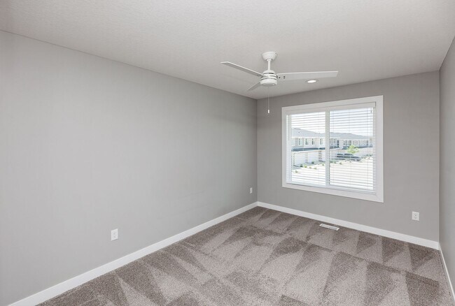 Building Photo - GREAT LOCATION!! 3 Bedroom, 2.5 Bathroom Townhome in Waukee!