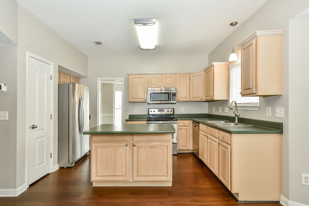 Building Photo - 601 Mable Dr
