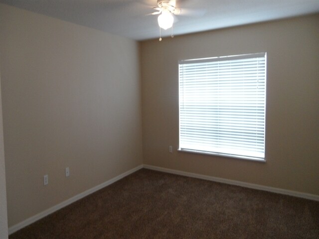 Building Photo - 31810 Parkdale Dr