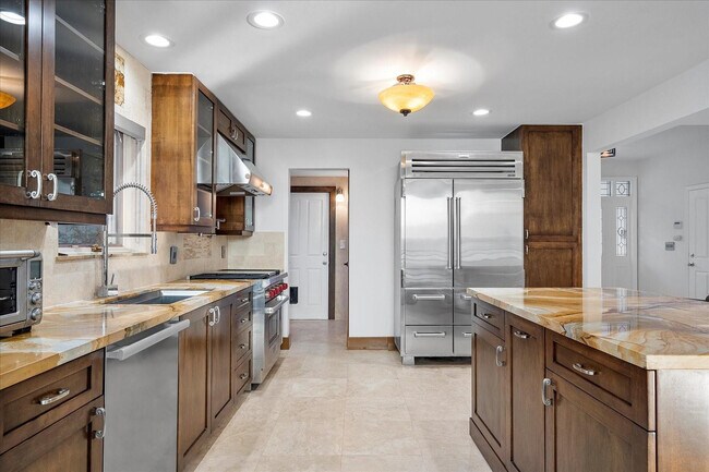 Building Photo - 1421 Ponce de Leon Dr