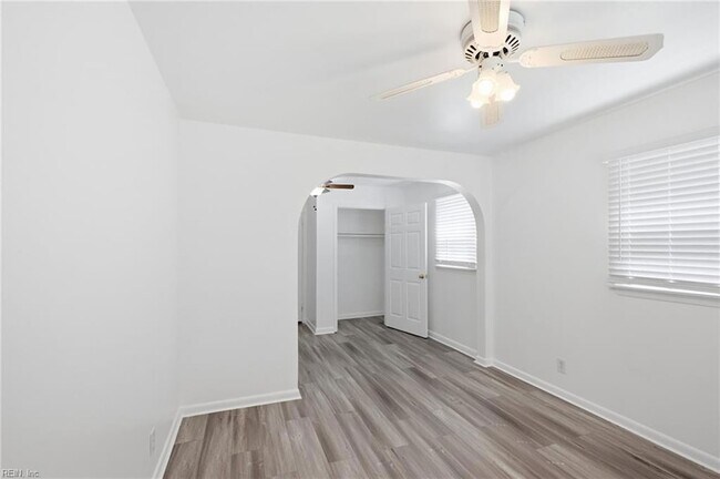 Building Photo - 5545 Aragon Dr