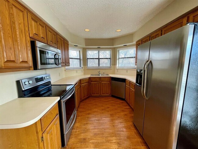 Building Photo - 4916 Timberview Dr