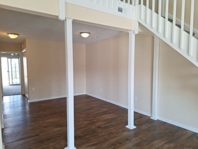 Building Photo - 38 Parkway Dr