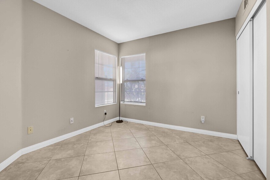Building Photo - 22 Blackwood