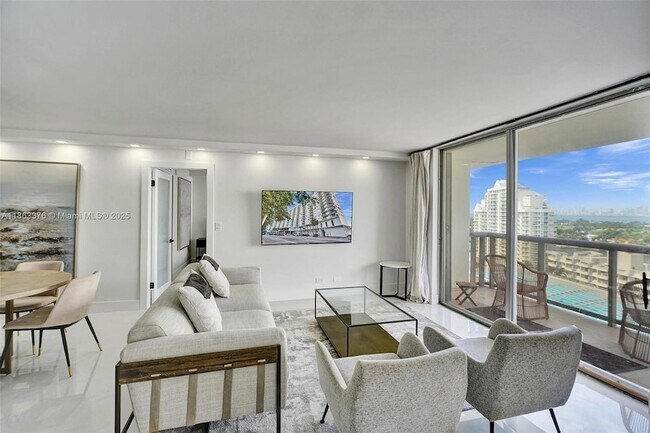 Building Photo - 6039 Collins Ave