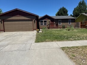 Building Photo - PETS Considered! SW Old Mill Area 4 Bdrm, ...
