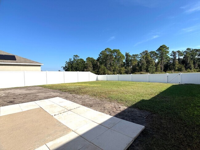 Building Photo - Move-In Ready • Lawn Care Included • Pet-Friendly!