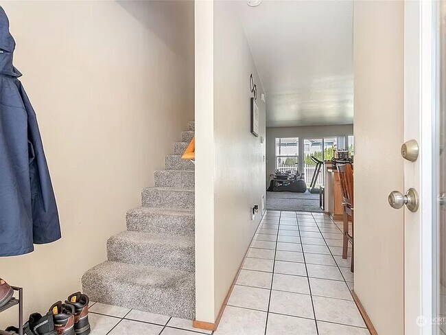 Building Photo - 2296 James Cir