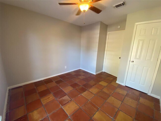 Building Photo - 14814 Croxton Dr