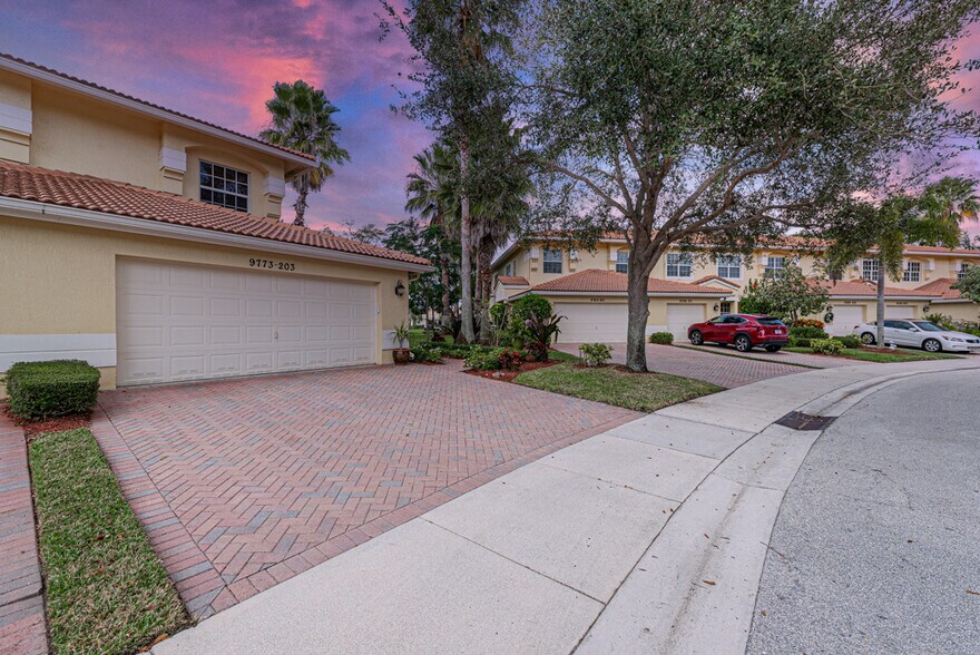 Building Photo - 9773 Bowline Dr