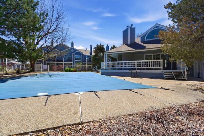 Building Photo - 7470 Singing Hills Dr