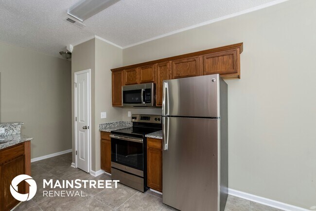 Building Photo - 2120 Highland Park Dr