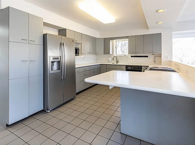 Building Photo - 7520 Spectrum Way