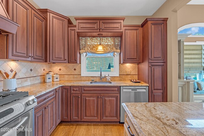 Building Photo - 11 Luppatatong Ave