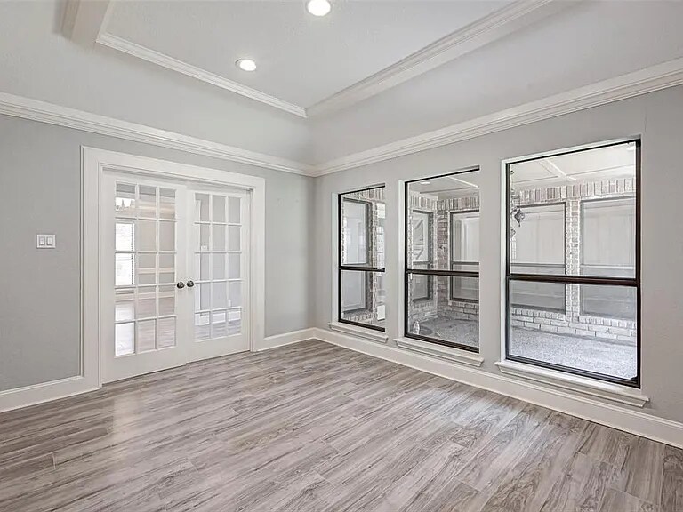 Building Photo - 911 Montview Dr