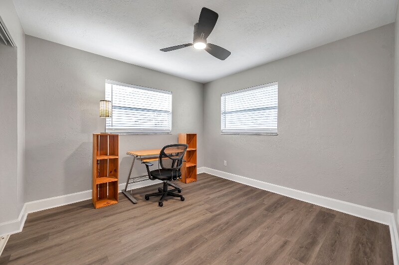 Building Photo - 9850 55th Way N